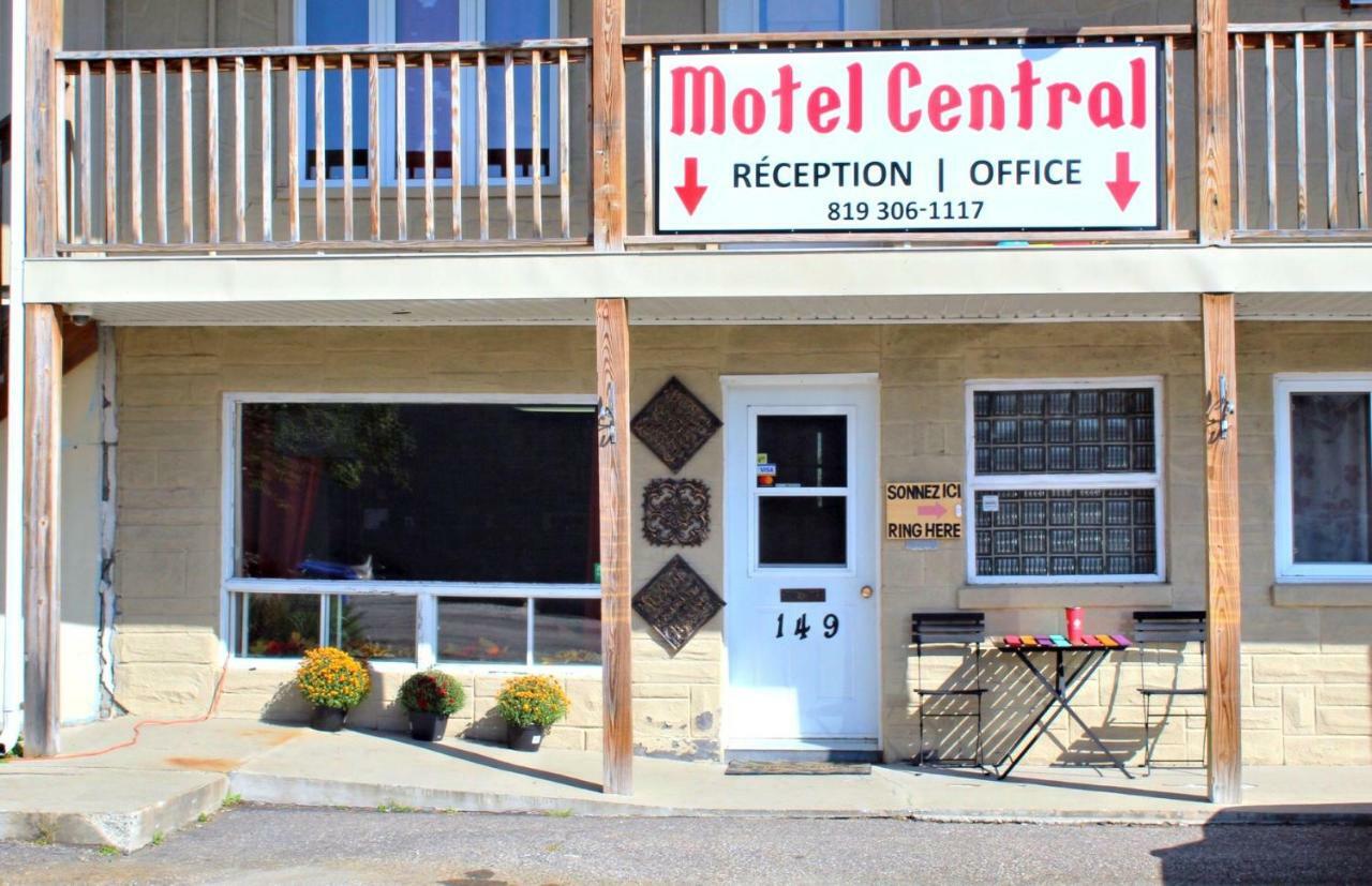 Motel Central Maniwaki Exterior photo